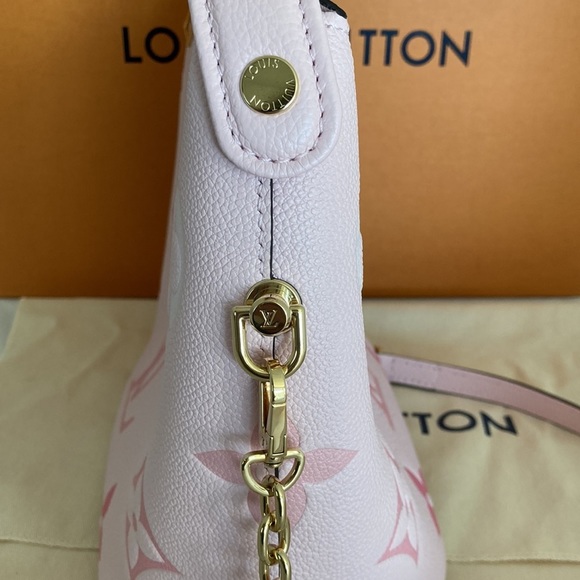 LOUIS Vuitton By The Pool Marshmallow Hobo - Picture 6 of 14